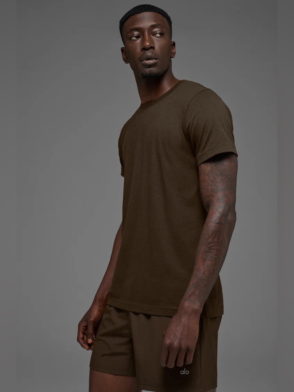 ALO Yoga Triumph Short Sleeve Crew Tee in Dark Brown